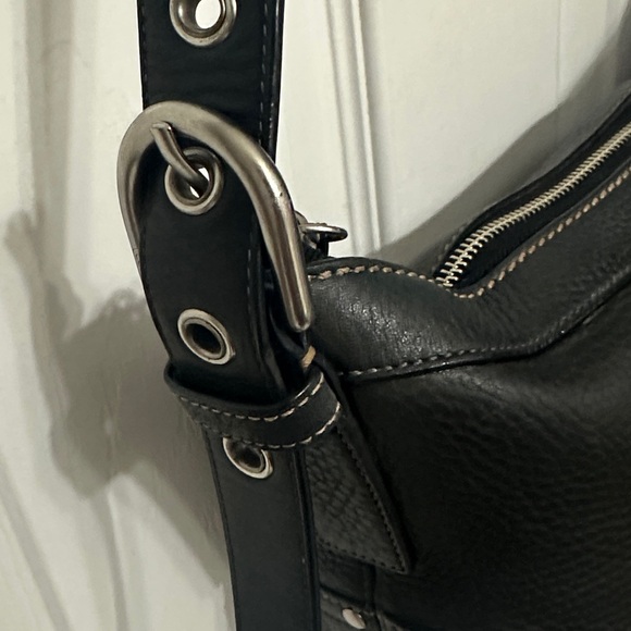 Coach 2008 Black Leather Shoulder/Duffle Bag C0882-F12321 - Picture 5 of 16